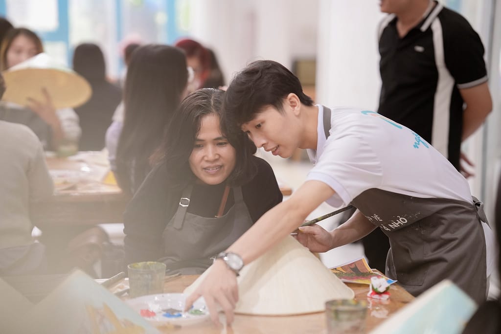 workshop-trang-tri-non-la-cung-Unilever-Viet-Nam-3