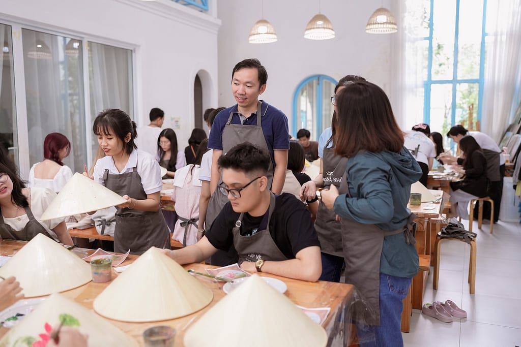 workshop-trang-tri-non-la-cung-Unilever-Viet-Nam-5